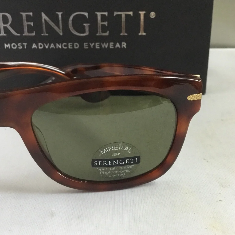 Serengeti Foyt Men Polarized Photochromic.